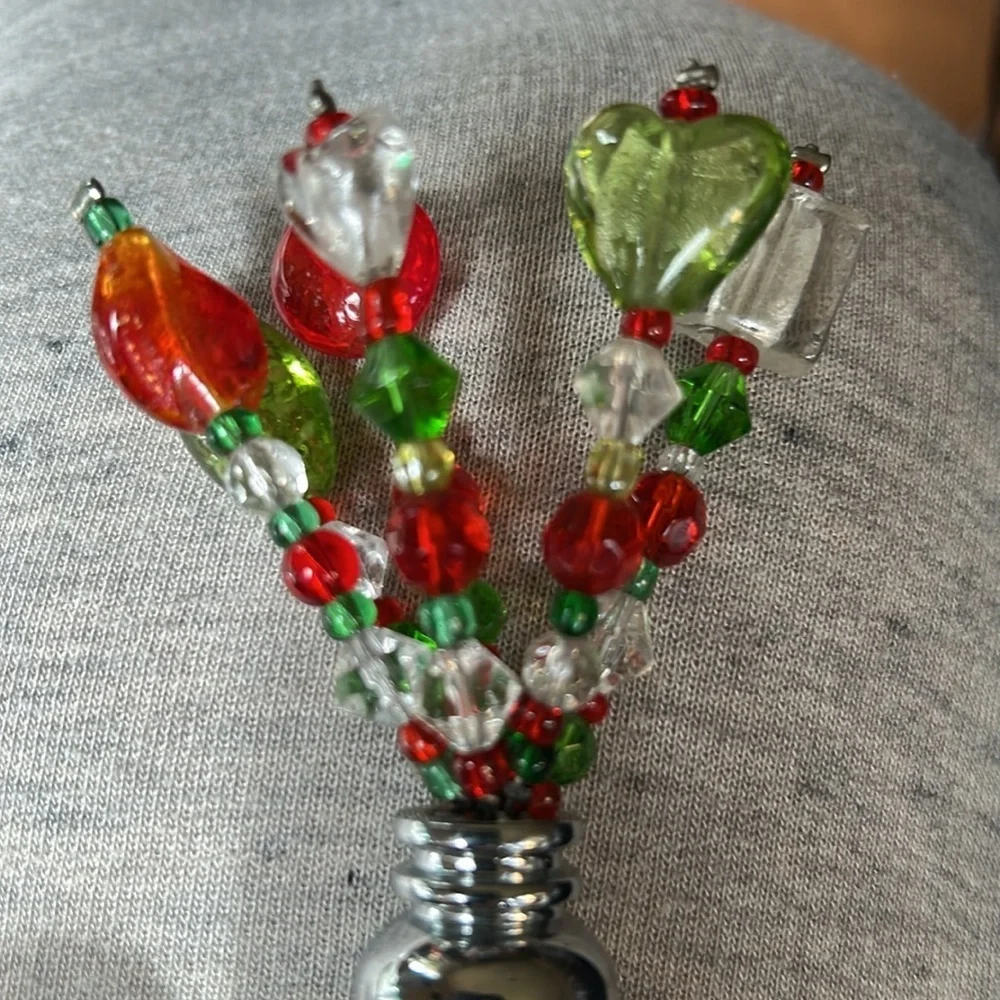 wine bottle stopper, glass beads, festive & colorful fun !